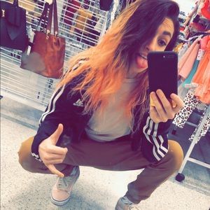 Meet your Posher, Alecia